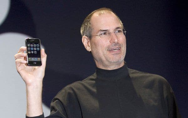 Ştii ce înseamnă „i”-ul de la iPhone? De unde vine litera?