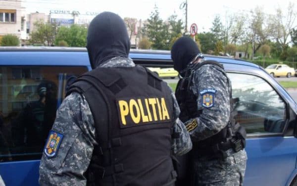 Cinci percheziţii la suspecţi de infracţiuni contra patrimoniului în județul Botoșani
