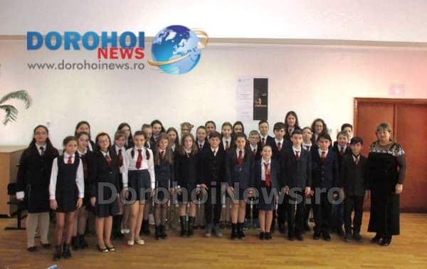 Corul „Adagio” al Școlii „Spiru Haret” Dorohoi, pe podiumul județului