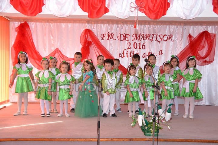Grădinița nr. 8 Dorohoi, gazda Festivalului „Fir de mărțișor” - FOTO