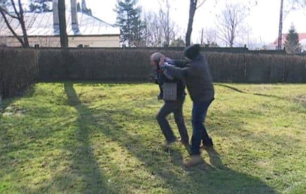 Incident violent la înmormântarea tatălui Andreei Marin! Fratele „Zânei” a sărit la bătaie!