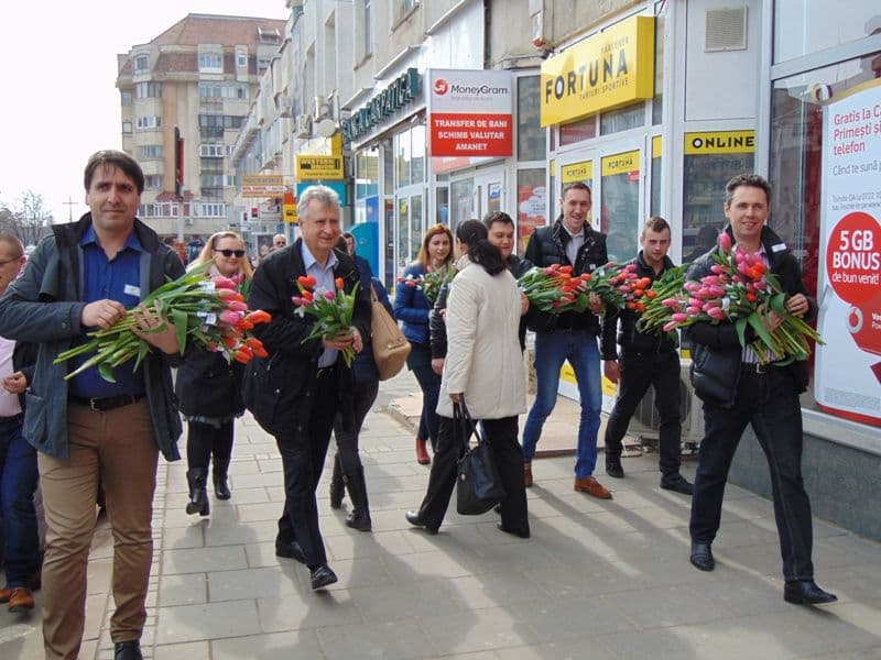 Mișcarea Populară Botoșani, transmite domanelor și domnișoarelor, o primăvară frumoasă - FOTO