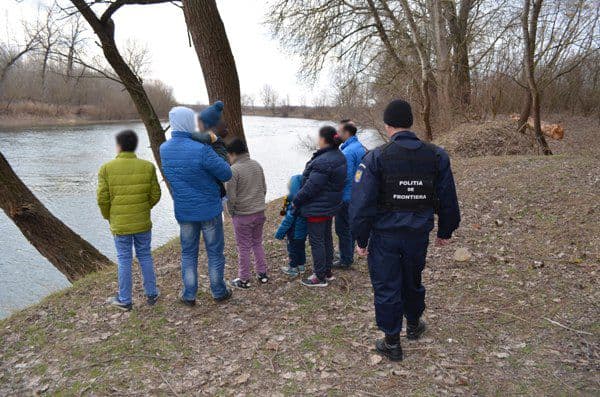 Şapte cetăţeni afgani opriţi la frontiera de nord - FOTO