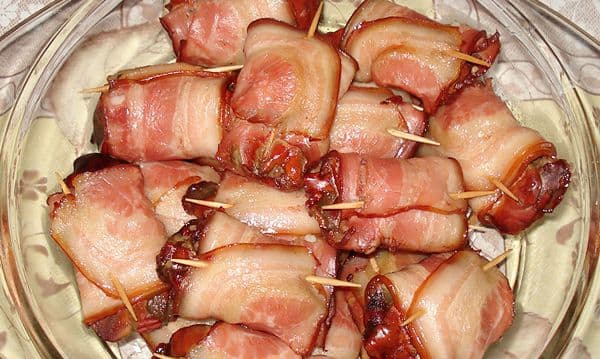Ficăței de pui înveliți în bacon