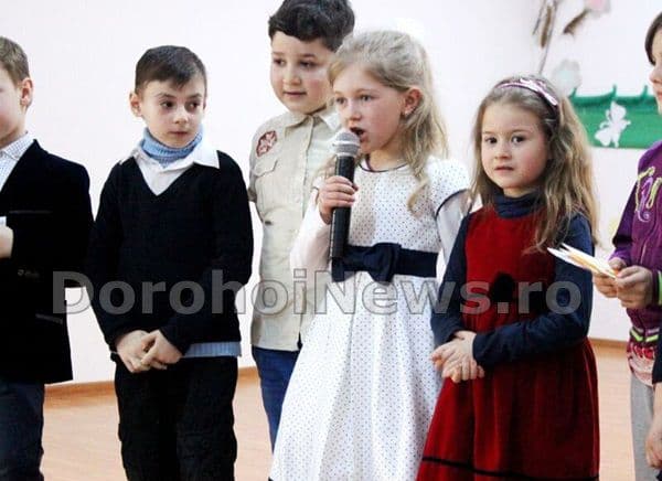 Activitate la Școala Gimnazială „Ioan Murariu”, Cristinești „Pentru tine, mamă!” - FOTO