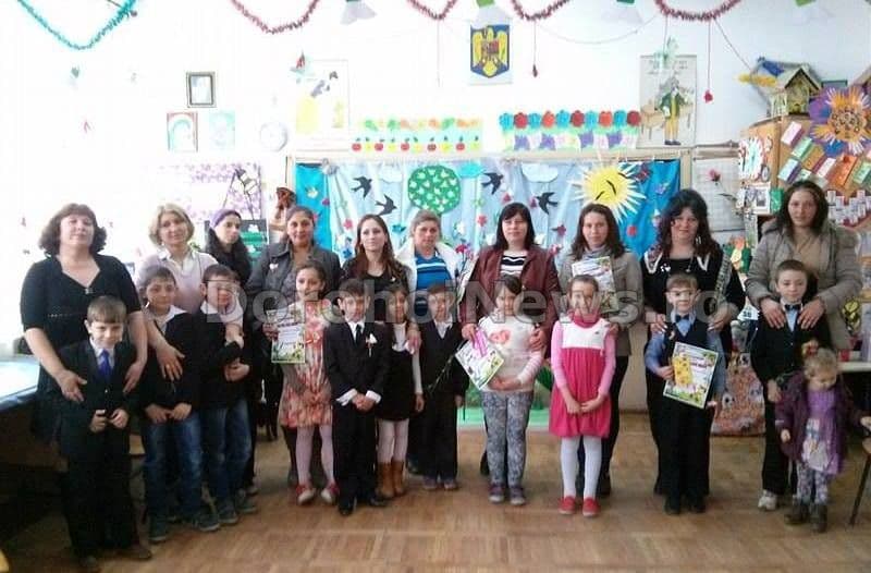 „Gânduri pentru mama” - Serbarea școlarilor din clasa I de la Școala Gimnazială „Ioan Murariu” Cristinești - FOTO