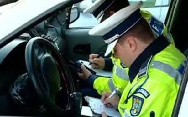 Depistat în trafic, conducând un autoturism radiat din circulaţie