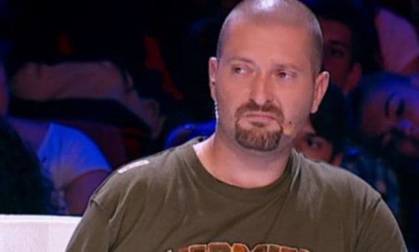 Cheloo, audiat la DIICOT. Cântăreţul, suspectat că face parte dintr-o reţea de trafic de droguri