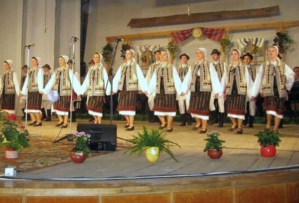 Vezi când se va desfășura Festivalul judeţean de folclor „DORULE, FLOARE DE ROUĂ”, ediția a XIV-a!