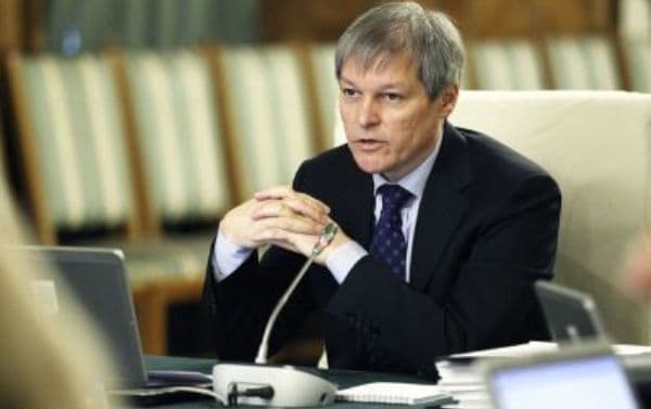 Cioloș anunță că în iunie va prezenta un pachet de măsuri privind reforma în administrația publică