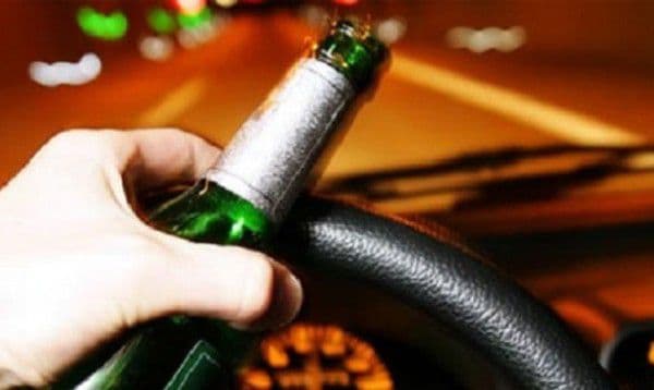 Tânăr de 19 ani din Dorohoi, depistat băut la volan și cu permisul reținut