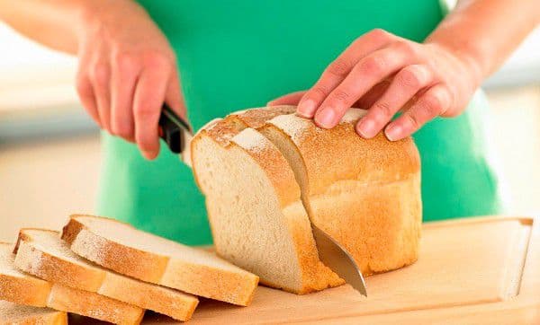 Semnale importante că nu trebuie să mai mănânci pâine