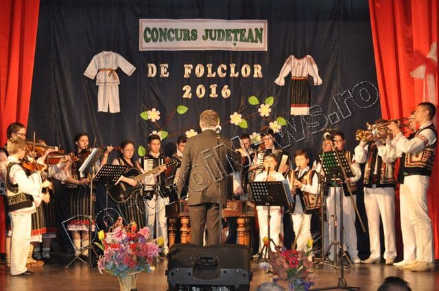 Concurs Județean de Folclor organizat la Sala Teatrului din Dorohoi. Vezi câștigătorii! - FOTO