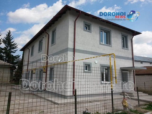Primăria Dorohoi a făcut recepția lucrărilor de reabilitare a celor șapte locuințe de pe strada Locomotivei - FOTO
