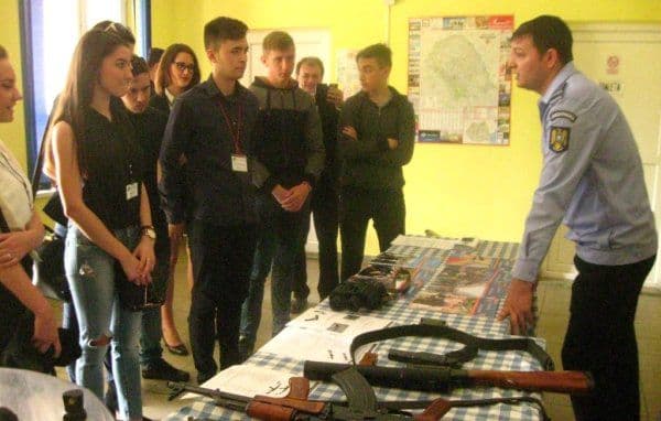 Job Shadow Day alături de jandarmii din Săveni - FOTO