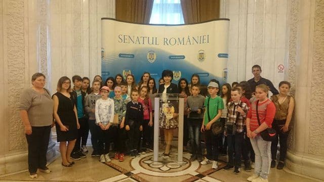 Micii „parlamentari” de Hilișeu Horia în vizită la Senat - FOTO