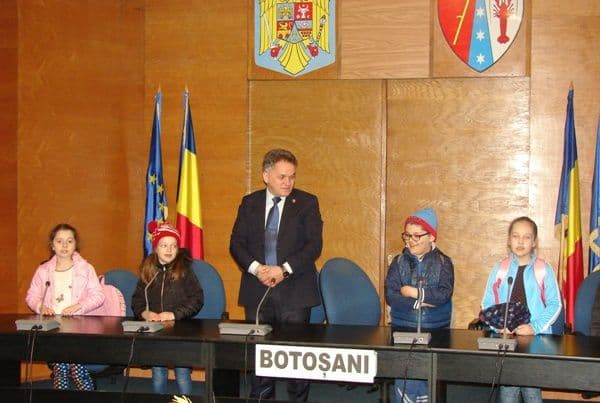 Instituţia Prefectului – o instituţie „dificilă” la 7 ani - FOTO