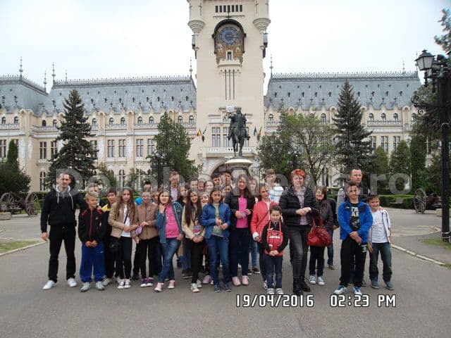 „Pe cǎrǎrile credinţei” activitate desfǎșuratǎ ȋn cadrul Sǎptǎmânii Școala „Altfel” de cǎtre elevii Școlii Gimnaziale „Dimitrie Romanescu”, Dorohoi