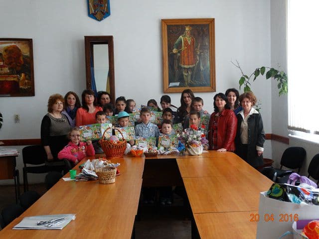 Să pictăm lumina – cu inimă de copil, proiect educațional desfășurat la Casa Municipala de Cultură - FOTO