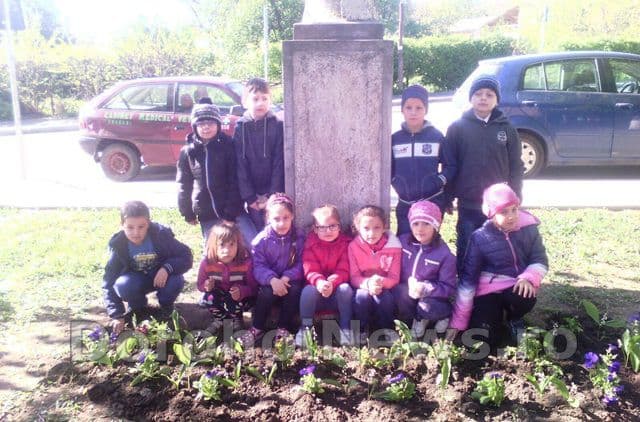 Școala Gimnazială nr.1 Dorohoi „Micii grădinari” - FOTO