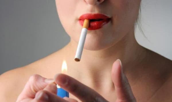 Câte bacterii se află în gura unui fumător