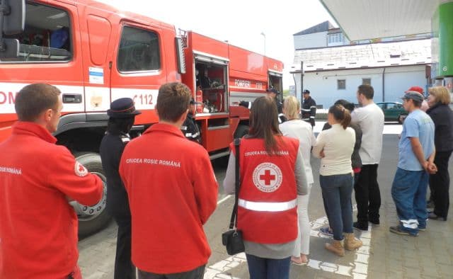 Alege ce vrei să fii: spectator sau salvator? - FOTO