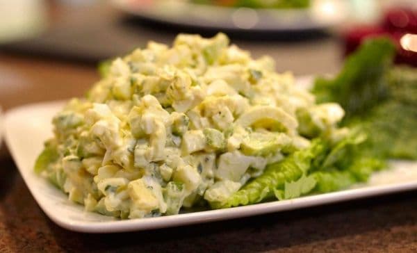 Prepară o delicioasă salată de ouă, cu ouăle rămase după Paște!