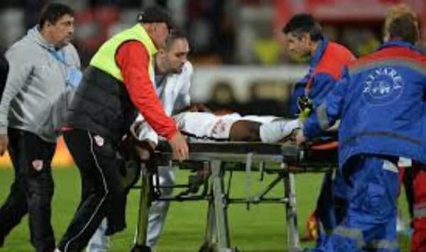 Moment șocant în timpul meciului Dinamo - Viitorul Constanța. Un fotbalist de 26 ani a murit pe teren