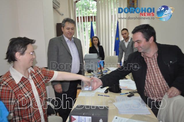 Vezi ordinea pe buletinele de vot a candidaților pentru Primăria Dorohoi și Consiliul Local!