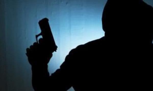 Un român a devenit erou în Italia: Bărbatul a fost împuşcat în timp ce încerca să oprească doi indivizi care comiteau un jaf