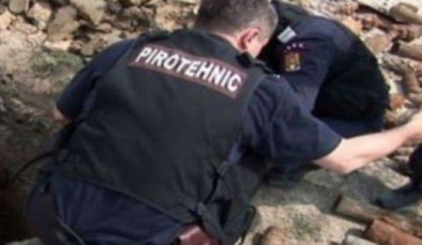 Pirotehnicienii din 16 judeţe, instruiţi şi autorizaţi la Botoşani