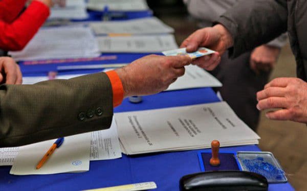 Vezi lista cu preşedinţii şi locţiitorii secţiilor de votare din județul Botoşani stabiliți de AEP