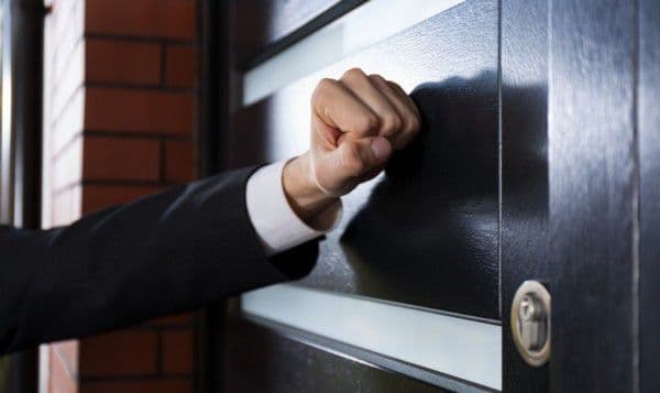 Atenție dorohoieni! Fiscul va lipi somațiile, notificările sau deciziile pe ușa casei sau a firmei celor care refuză să le primească