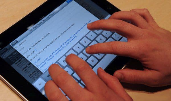 Preşedintele AEP: Fiecare secţie va fi dotată cu o tabletă. Votul persoanelor decedate nu va mai exista la alegerile locale