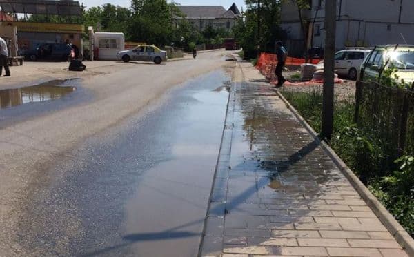 Primim la redacție - Disperarea oamenilor după lucrări făcute în bătaie de joc - FOTO