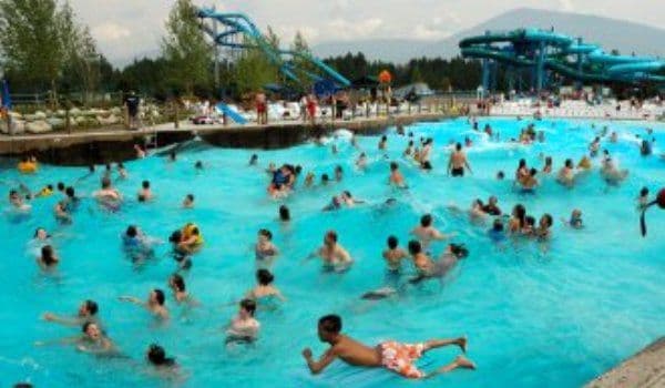 Anunț îngrijorător al medicilor. Cum poți face cancer de la apa din piscină