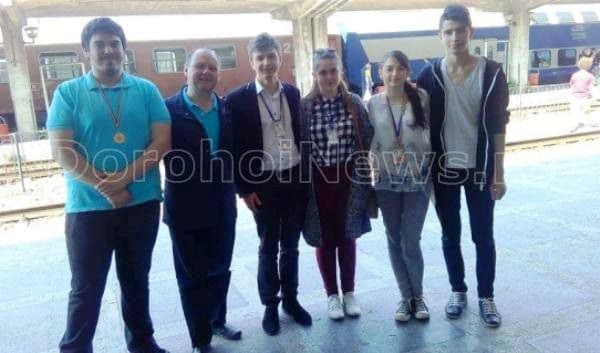 Medalie de argint obținută de un elev al Liceului Regina Maria din Dorohoi la Olimpiada de Tehnologia Informației – FOTO