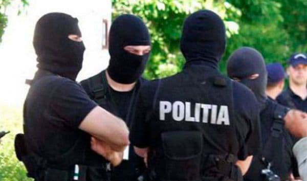 Percheziţii şi ridicări de documente la unităţi sanitare din Botoşani şi alte 15 de judeţe