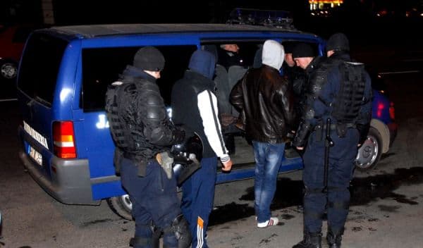 Scandal la miezul nopţii în Cartierul Plevna, aplanat de jandarmii dorohoieni