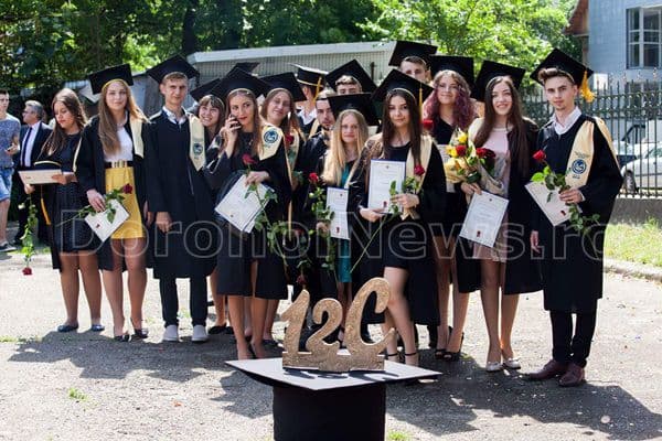 Emoții frumoase și sărbătoare la Colegiul Național „Grigore Ghica” Dorohoi - FOTO