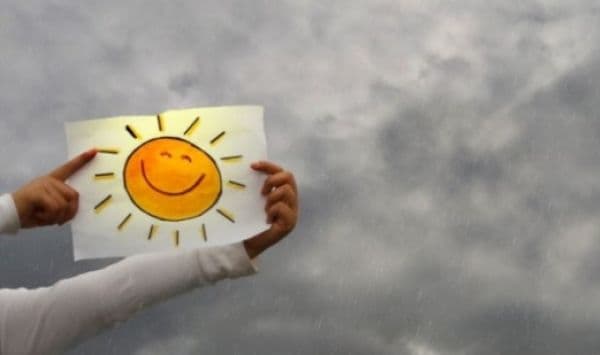 Prognoza meteo pe două săptămâni: Vara se lasă aşteptată. Când scăpam de ploi