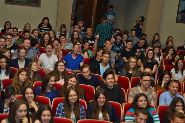 Colegiul Național „Grigore Ghica” Dorohoi, dăruiește bucurie - FOTO