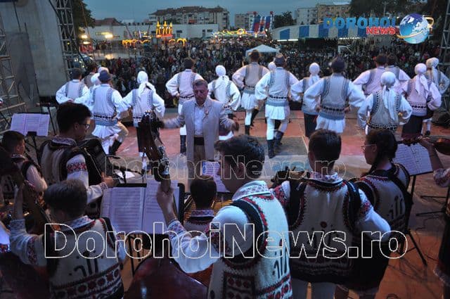 Reprezentație de excepție a Ansamblului „Mugurelul – Mărgineanca” la Zilele Copilului Dorohoi 2016 - FOTO