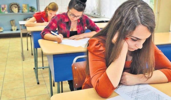 Absolvenții de liceu încep astăzi bacalaureatul