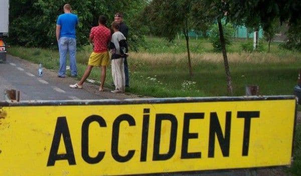 Copil de 5 ani nesupravegheat, accidentat după ce a traversat strada neregulamentar