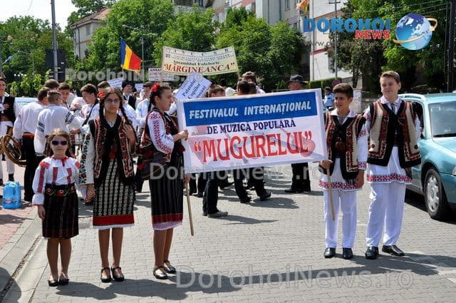 Dorohoienii sunt așteptați la tradiționala paradă a Festivalului Internațional „Mugurelul” 2016. Vezi la ce oră începe!