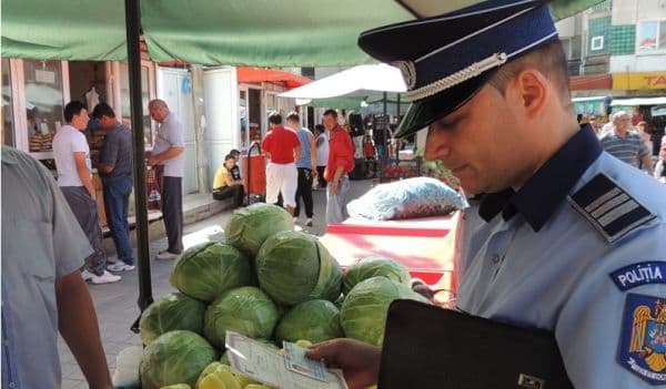 Razie a poliţiştilor privind activităţile comerciale ilicite. 28 de agenţi economici verificați!