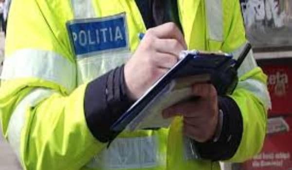 Permis suspendat pentru un tânăr care a provocat un accident