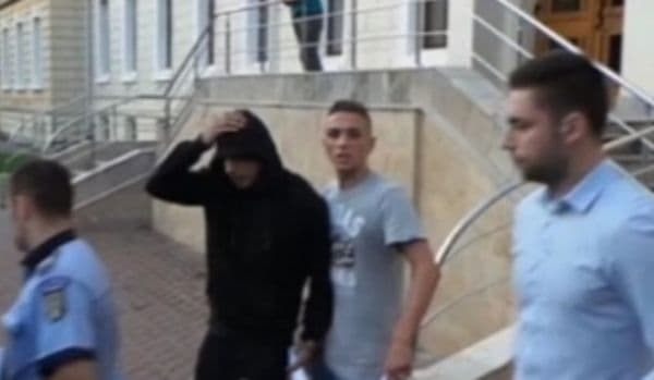 JAF ca-n filme în Suceava. Trei tineri au furat un seif cu bani şi bijuterii în valoare de 80.000 de euro