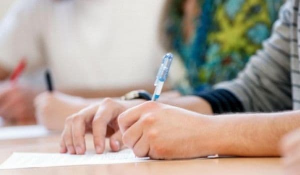 Emoții uriașe pentru de absolvenți de gimnaziu și familiile lor. Începe Evaluarea națională!